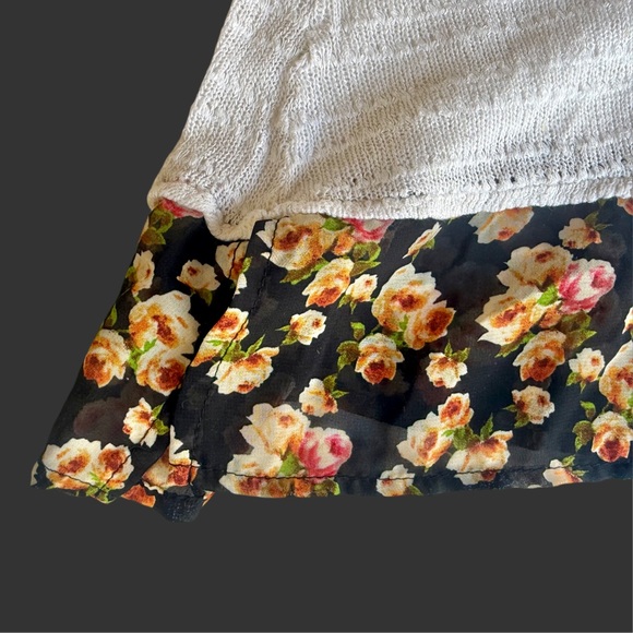 Peplum Crop Tank Top - Picture 2 of 11